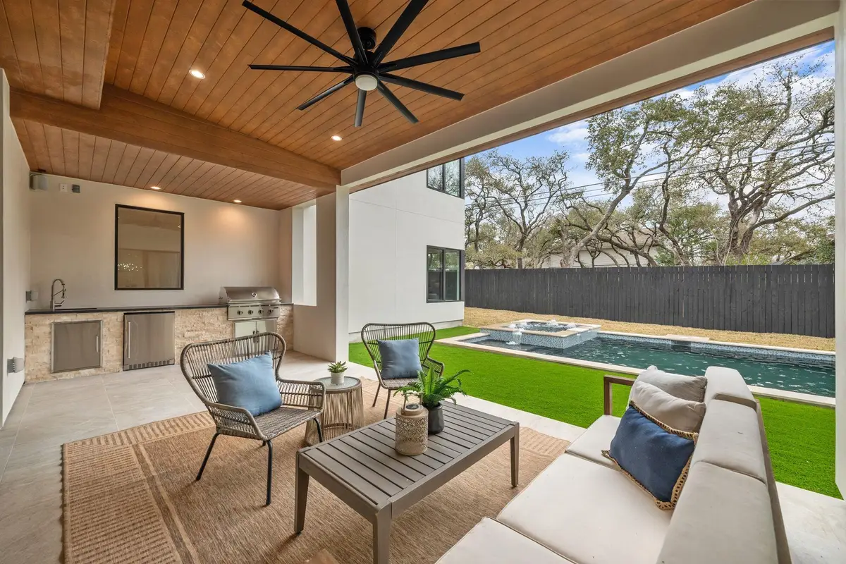 4216 Deepwoods Dr, Austin, TX 78731 - #1