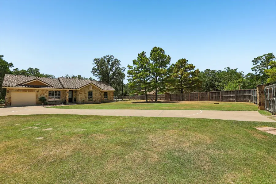 126 King St, Bastrop, TX 78602 - #2