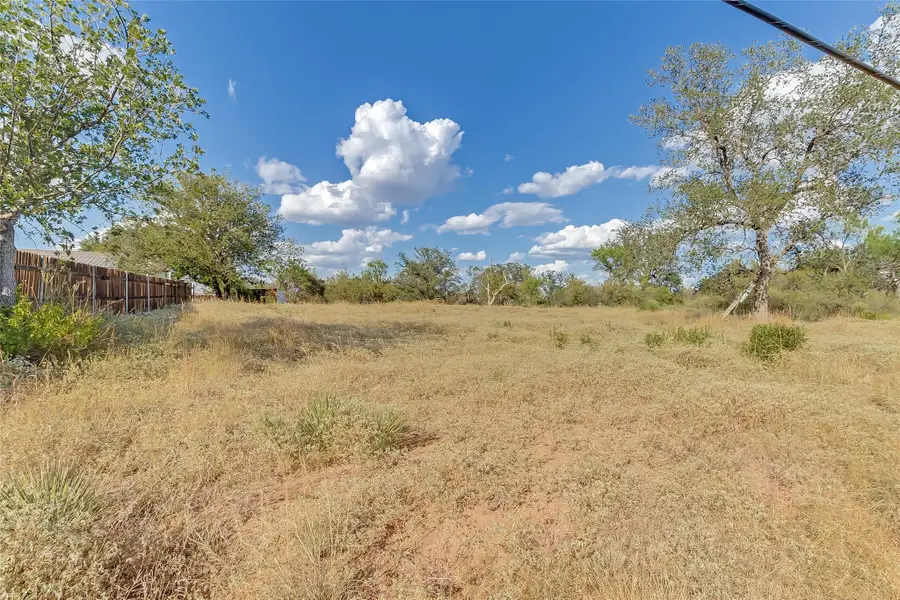 126 W Maple Dr, Granite Shoals, TX 78654 - Image #2