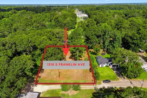 1310 S Franklin Ave, Cleveland, TX 77327