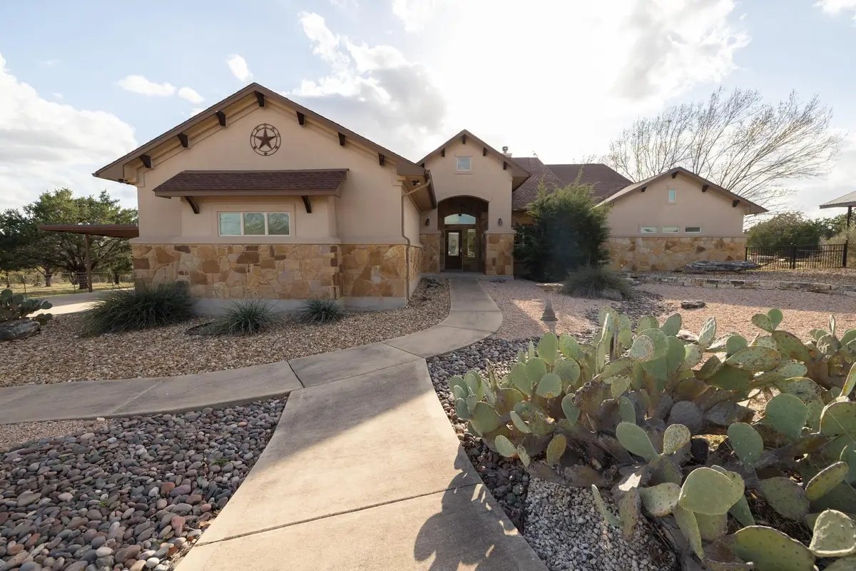 204 Skyline Rd, Georgetown, TX 78628 - #1