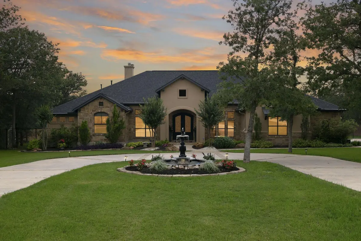 110 Valley View Dr, Bastrop, TX 78602 - #1