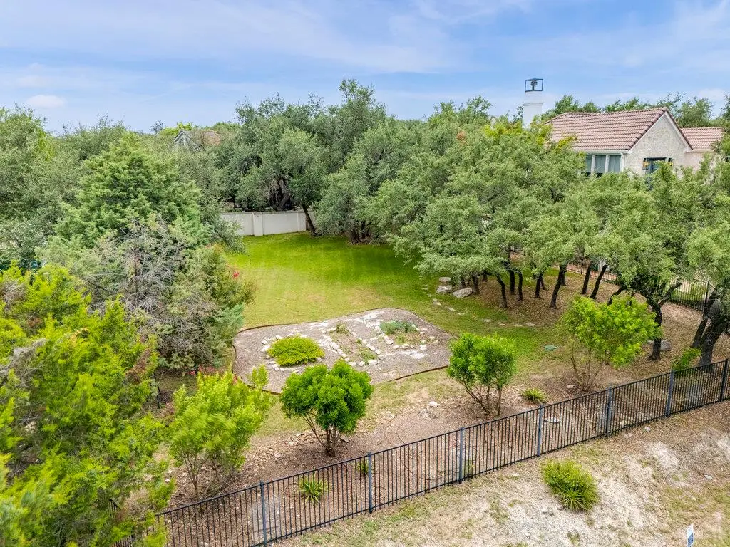 9 Wingreen Loop, The Hills, TX 78738 - #1