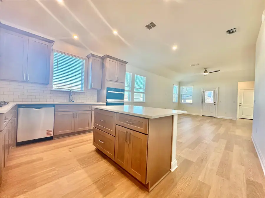 541 Porter Country Pkwy, Buda, TX 78610 - #3