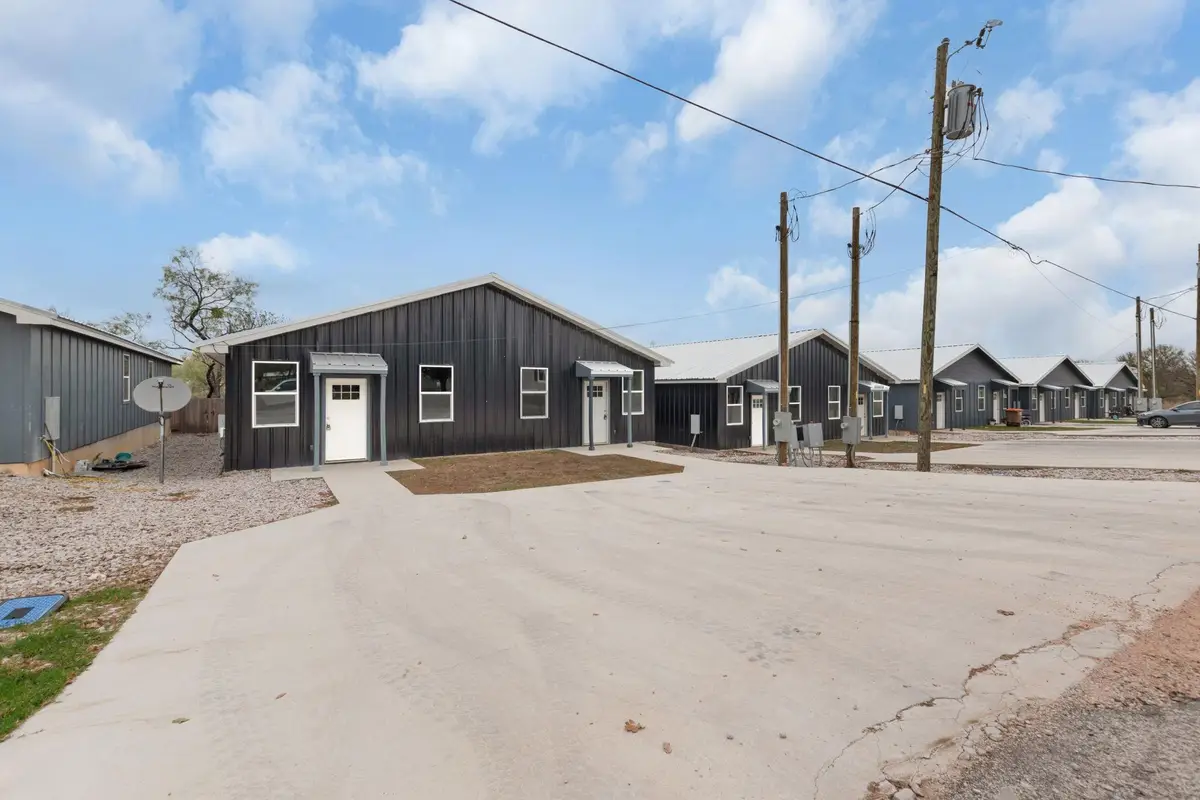 834 Waco St, Kingsland, TX 78639 - Image #1