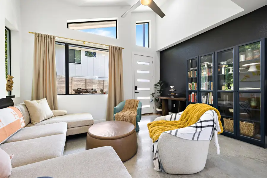 408 W Odell St #2, Austin, TX 78752 - #2