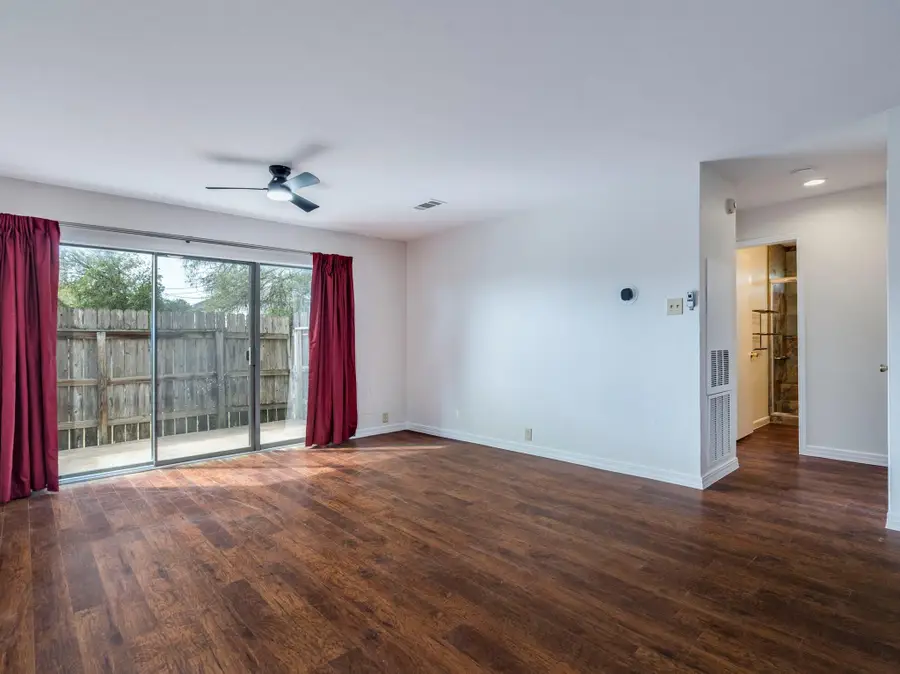 6810 Deatonhill Dr #109, Austin, TX 78745 - #3