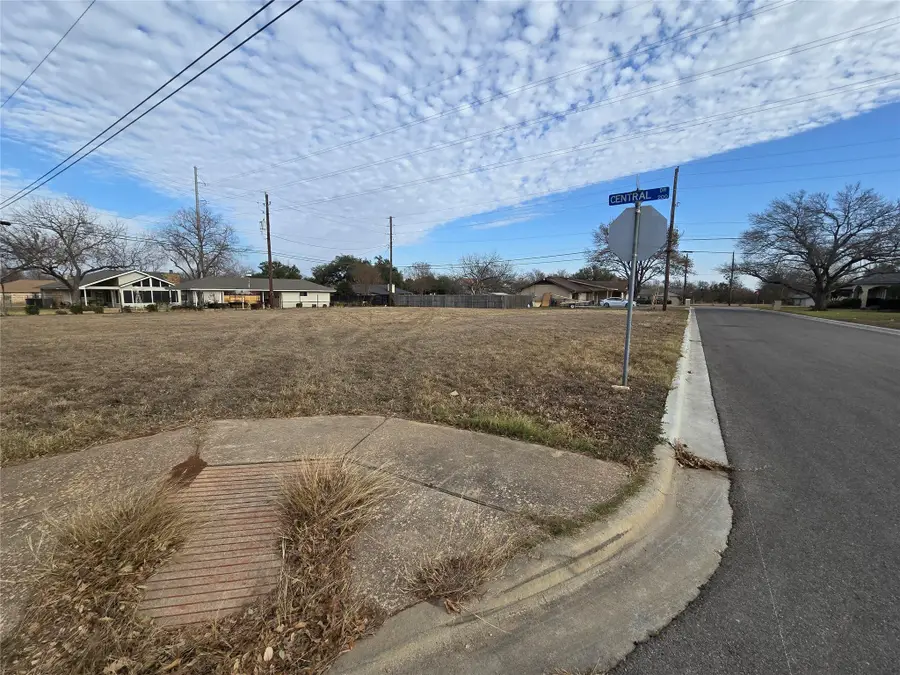 204 E Central Dr, Georgetown, TX 78628 - Image #3