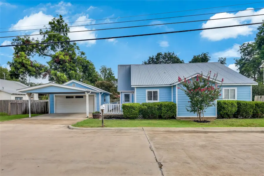 1105 Farm St, Bastrop, TX 78602 - #2