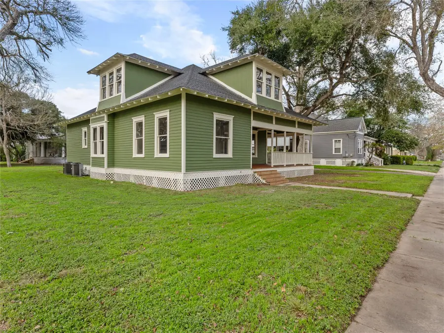 603 Saint Francis St, Gonzales, TX 78629 - #3