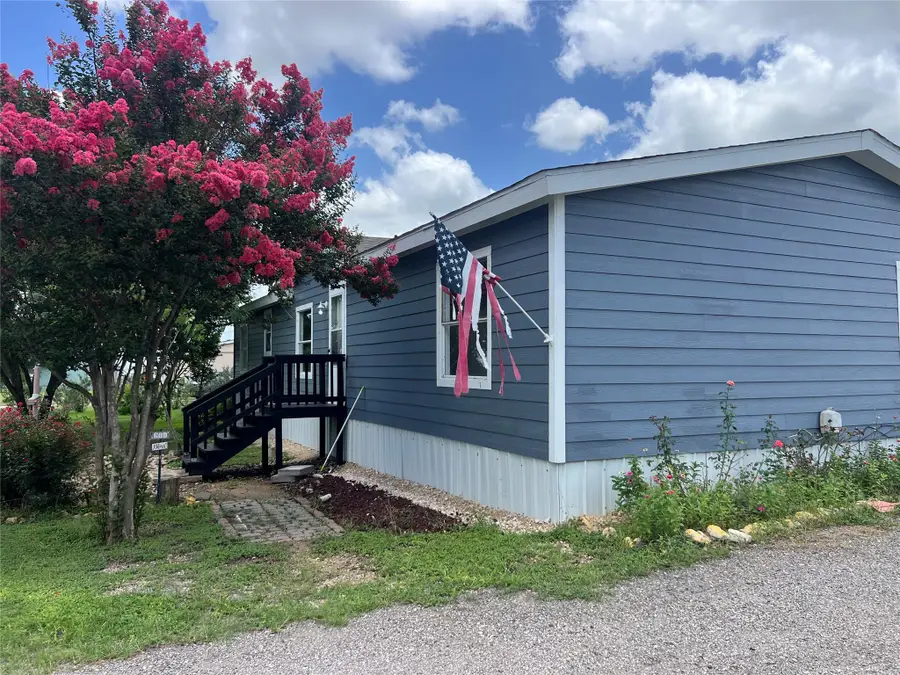330 Grandview Dr, San Marcos, TX 78666 - #2