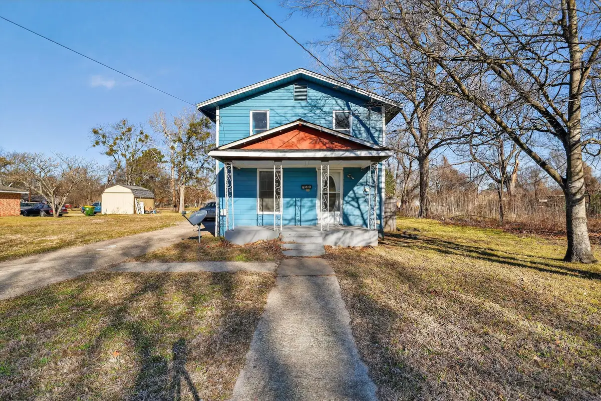 706 W 5th St, Hearne, TX 77859 - #1