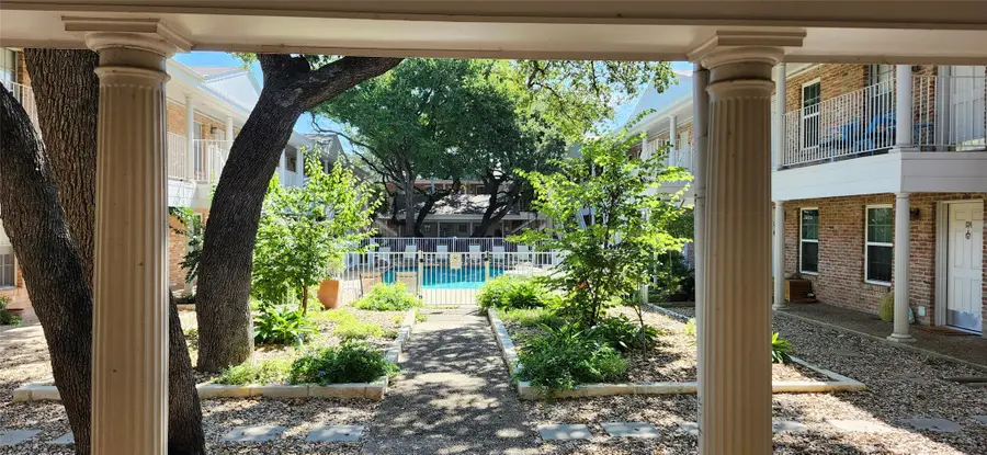 1240 Barton Hills Dr #102, Austin, TX 78704 - Image #2