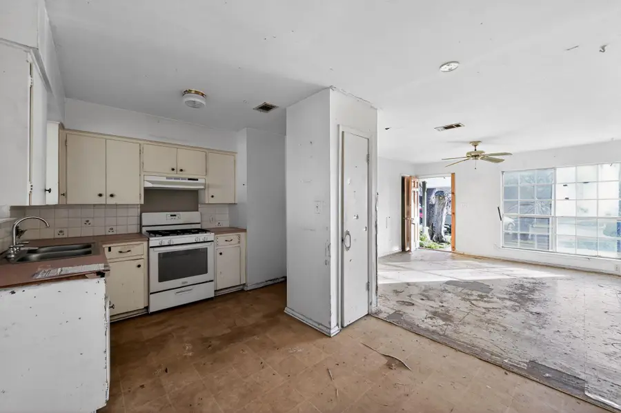 1705 Cherry Meadow Cir, Austin, TX 78745 - #3