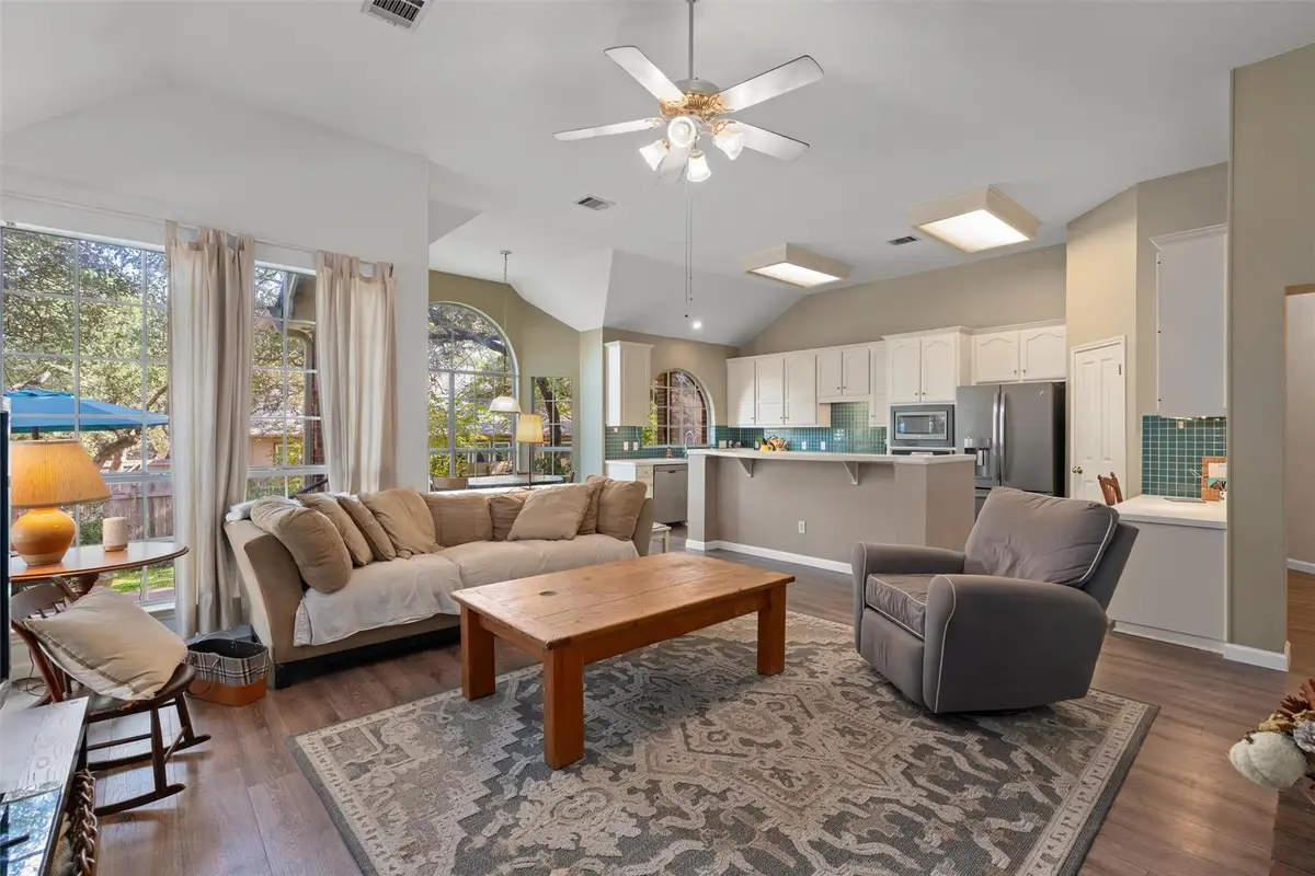 527 Oak Park Dr, Round Rock, TX 78681 - Image #1