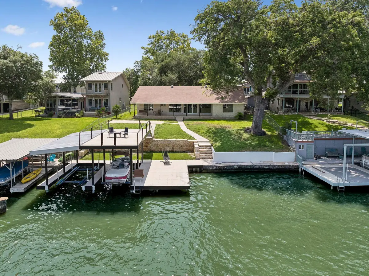 611 Lake Placid Dr, Seguin, TX 78155 - #1