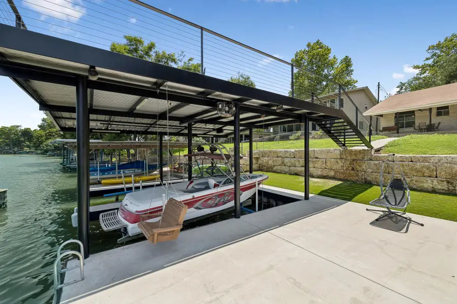 611 Lake Placid Dr, Seguin, TX 78155 - #2