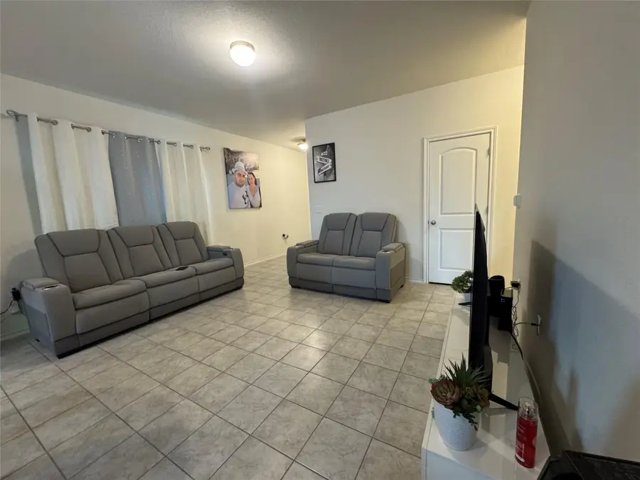 13017 Foreston Dr, Austin, TX 78754 - Image #3