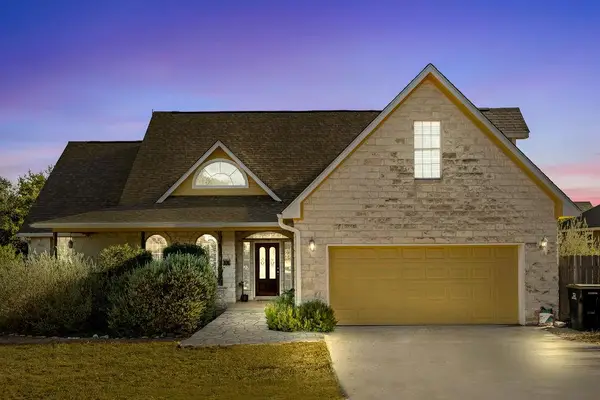 11 Elmwood Cir, Wimberley, TX 78676