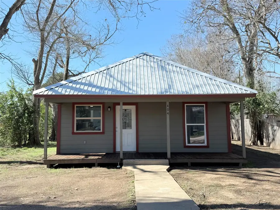 404 Lee St, Smithville, TX 78957 - #2
