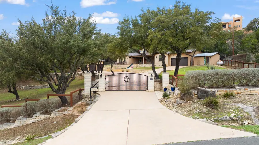 20117 Moon Dance Ln, Spicewood, TX 78669 - Image #2