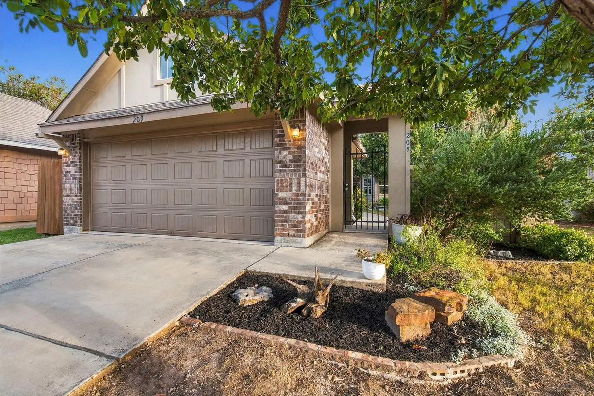 209 Rock Bluff Ln, San Marcos, TX 78666 - #1