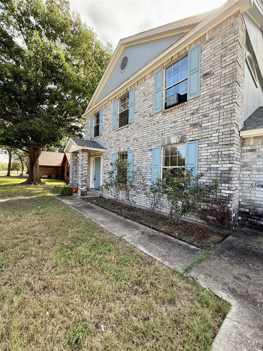 1201 Burkett Cir, Cameron, TX 76520 - Image #2