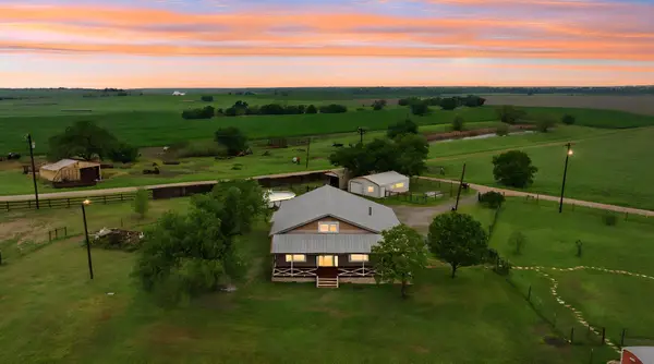 1000 County Road 458, Coupland, TX 78615