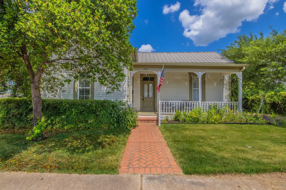 1007 Hill St, Bastrop, TX 78602 - #1