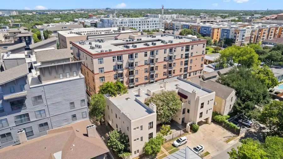 712 Graham Pl #302, Austin, TX 78705 - #2