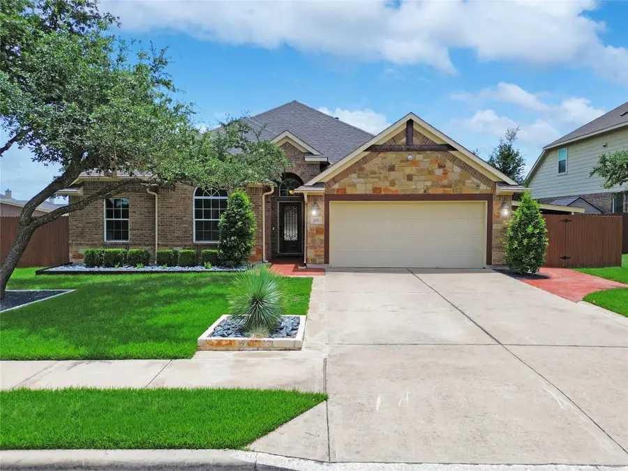 201 Arrezo Ln, Georgetown, TX 78628 - #2