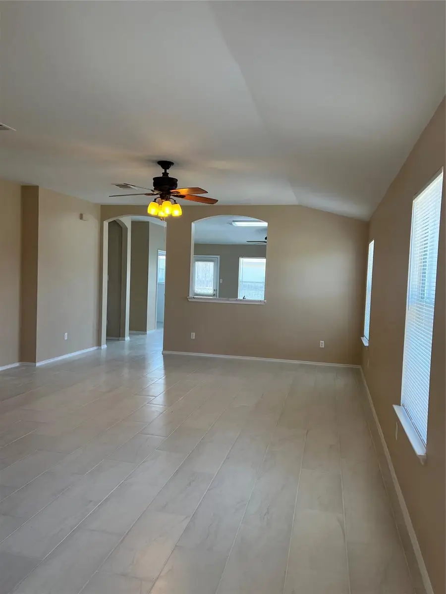 309 Decker Dr, Hutto, TX 78634 - #3