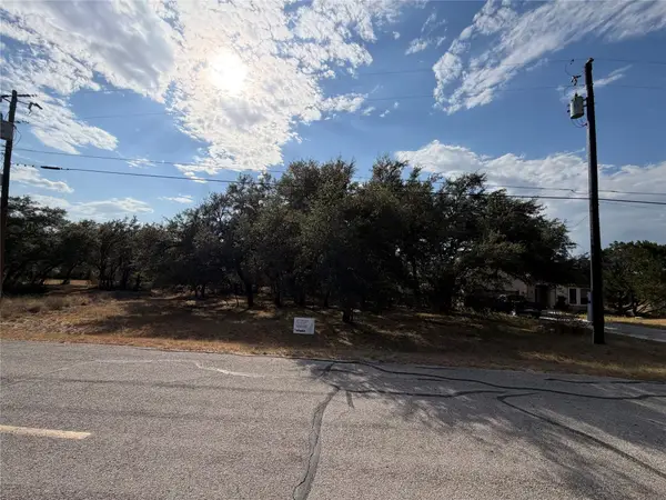 216 Dunkeld Dr, Spicewood, TX 78669