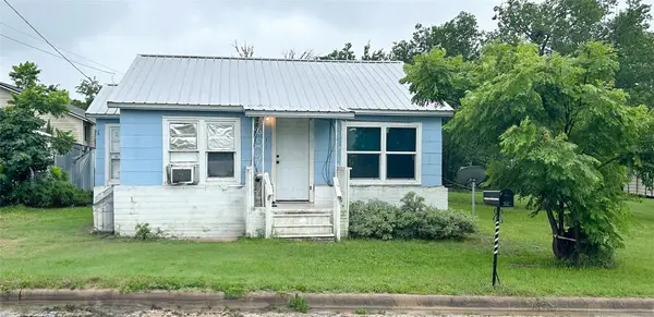 540 W Hempstead St, Giddings, TX 78942