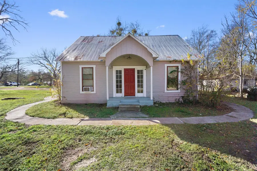 523 Old Highway 20, McDade, TX 78650 - Image #2