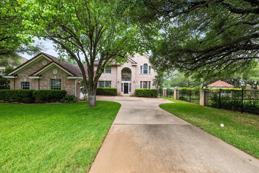 37 Waterfall Dr, The Hills, TX 78738 - #2