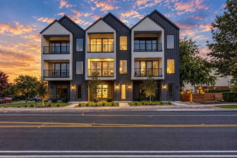 1937 E 38th 1/2 St E #B, Austin, TX 78723 - #2