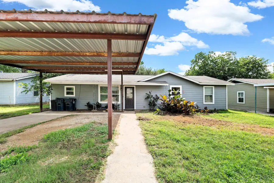 720 Dyer St, Rockdale, TX 76567 - #3