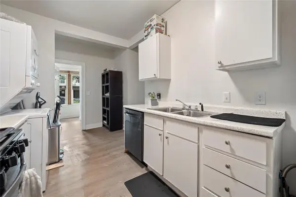 201 W 31st St #A, Austin, TX 78705