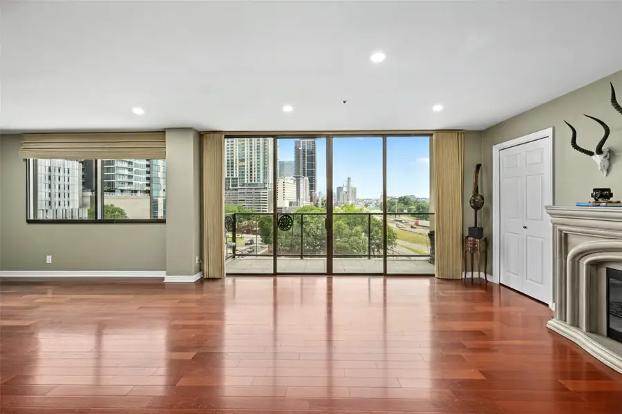 40 N Interstate Highway 35 #8C1, Austin, TX 78701 - #2