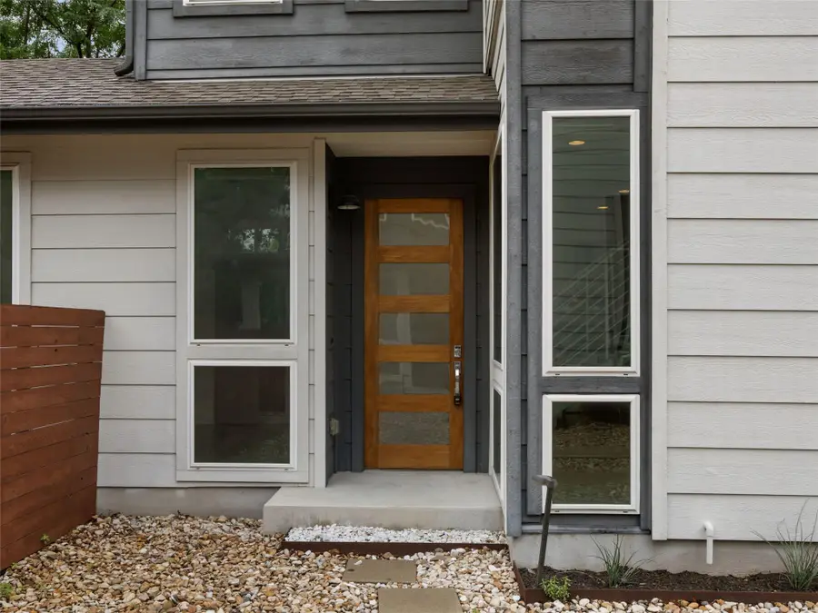 513 W Croslin St #B, Austin, TX 78752 - #2