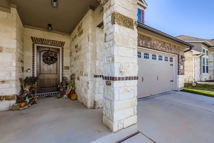19433 Colgin Dr, Pflugerville, TX 78660 - Image #3
