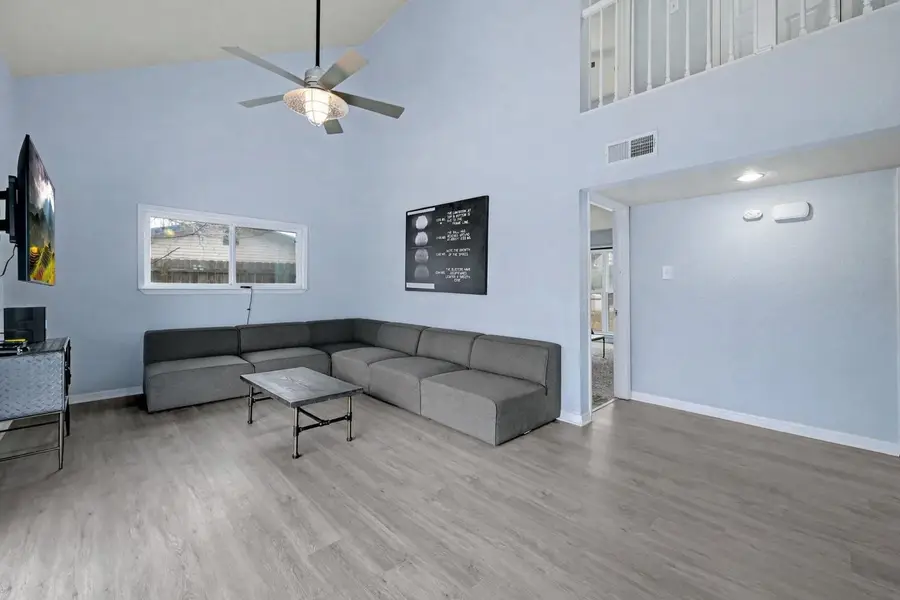 827 Briarcliff Dr, San Antonio, TX 78213 - #3