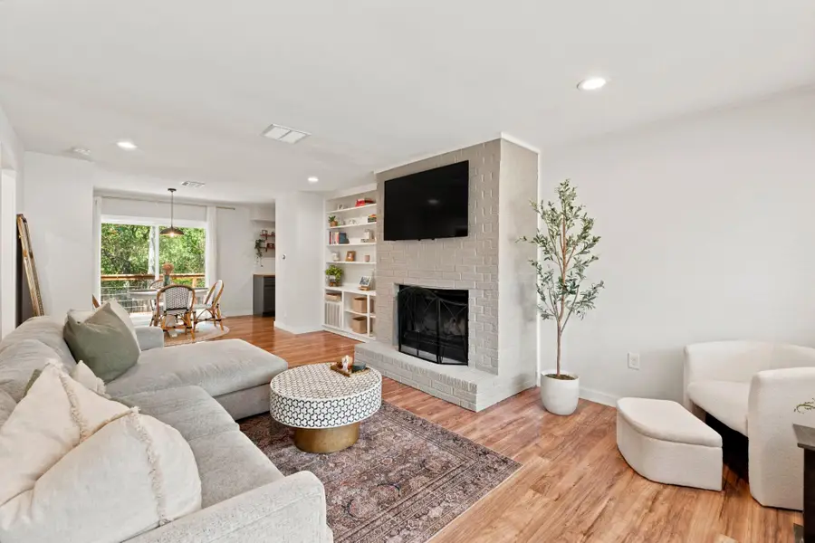 2802 Catalina Dr #B, Austin, TX 78741 - #2