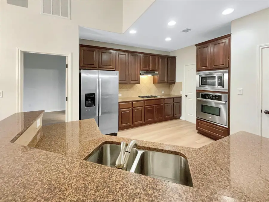 12105 Pepperidge Dr, Austin, TX 78739 - Image #2