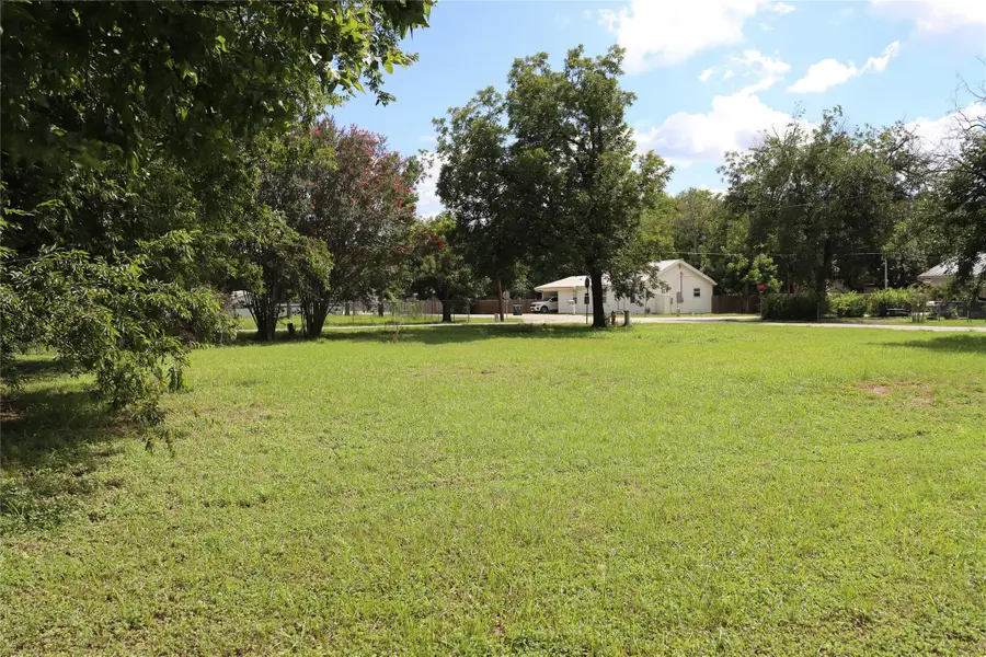 708 W Lewis St, San Saba, TX 76877 - #3