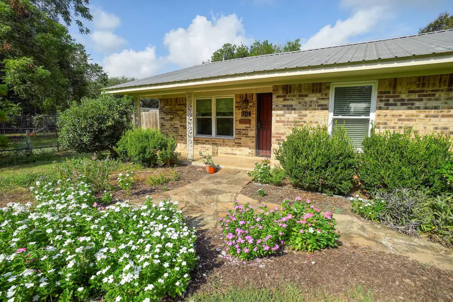 1108 Haysel St, Bastrop, TX 78602 - #2