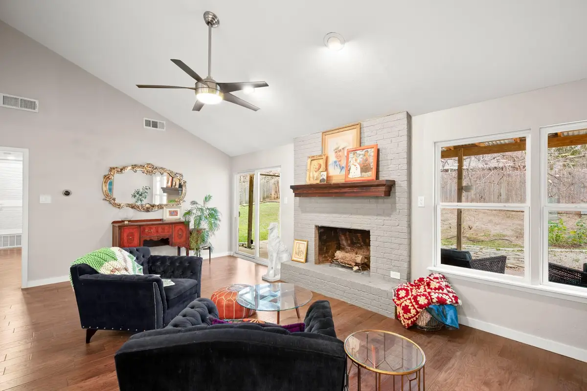 7404 Barcelona Dr, Austin, TX 78752 - Image #1