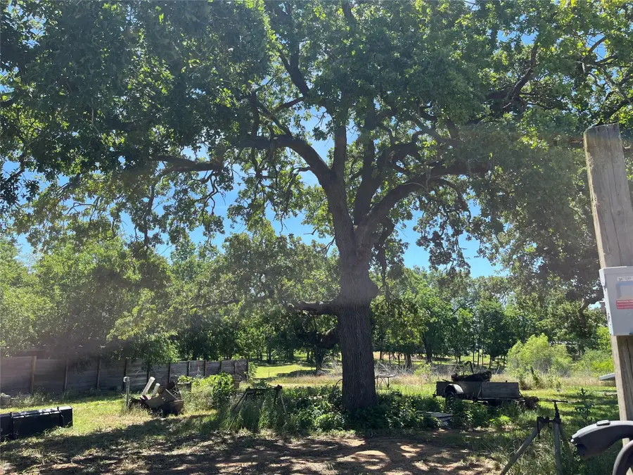 135 Belton St, McDade, TX 78650 - #2