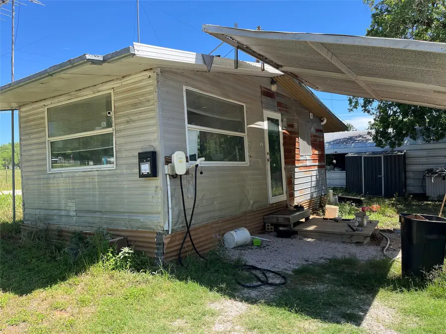 135 Belton St, McDade, TX 78650 - #3